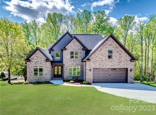 2676 Touchstone Cir, Newton, NC 28658
