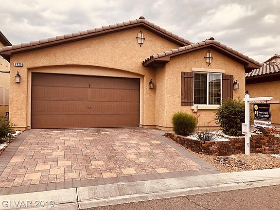 2nd image of 2825 Murray Hill Ln