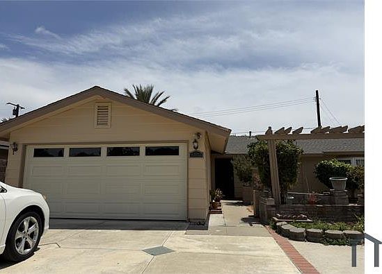 1st image of 3002 W Borchard Ave