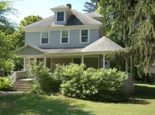 8 Fairview Ter, Great Barrington, MA 01230