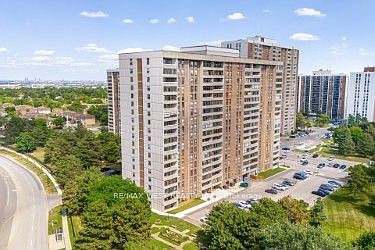 3rd image of 15 Kensington Rd #409