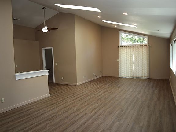 3rd image of 138 Katherine St