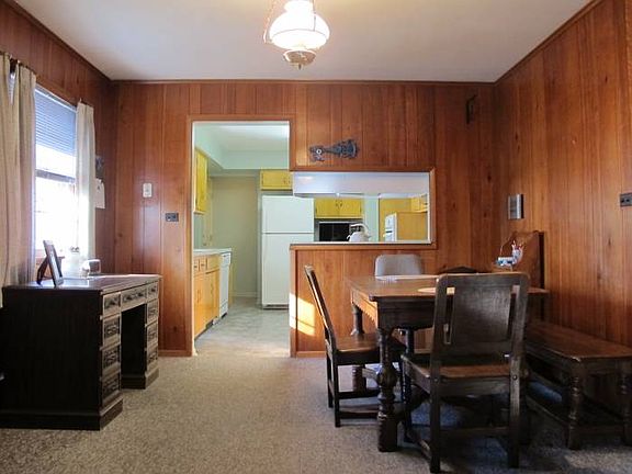 5th image of 804 S Cornell Ave