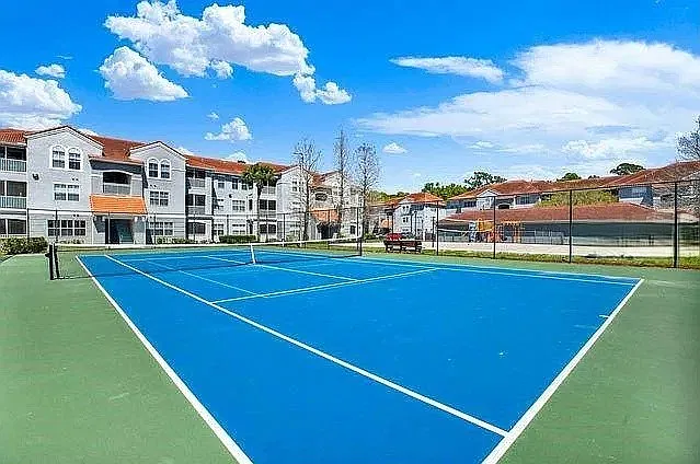 1 bed, 732 sqft, $1,350 — Photo 3