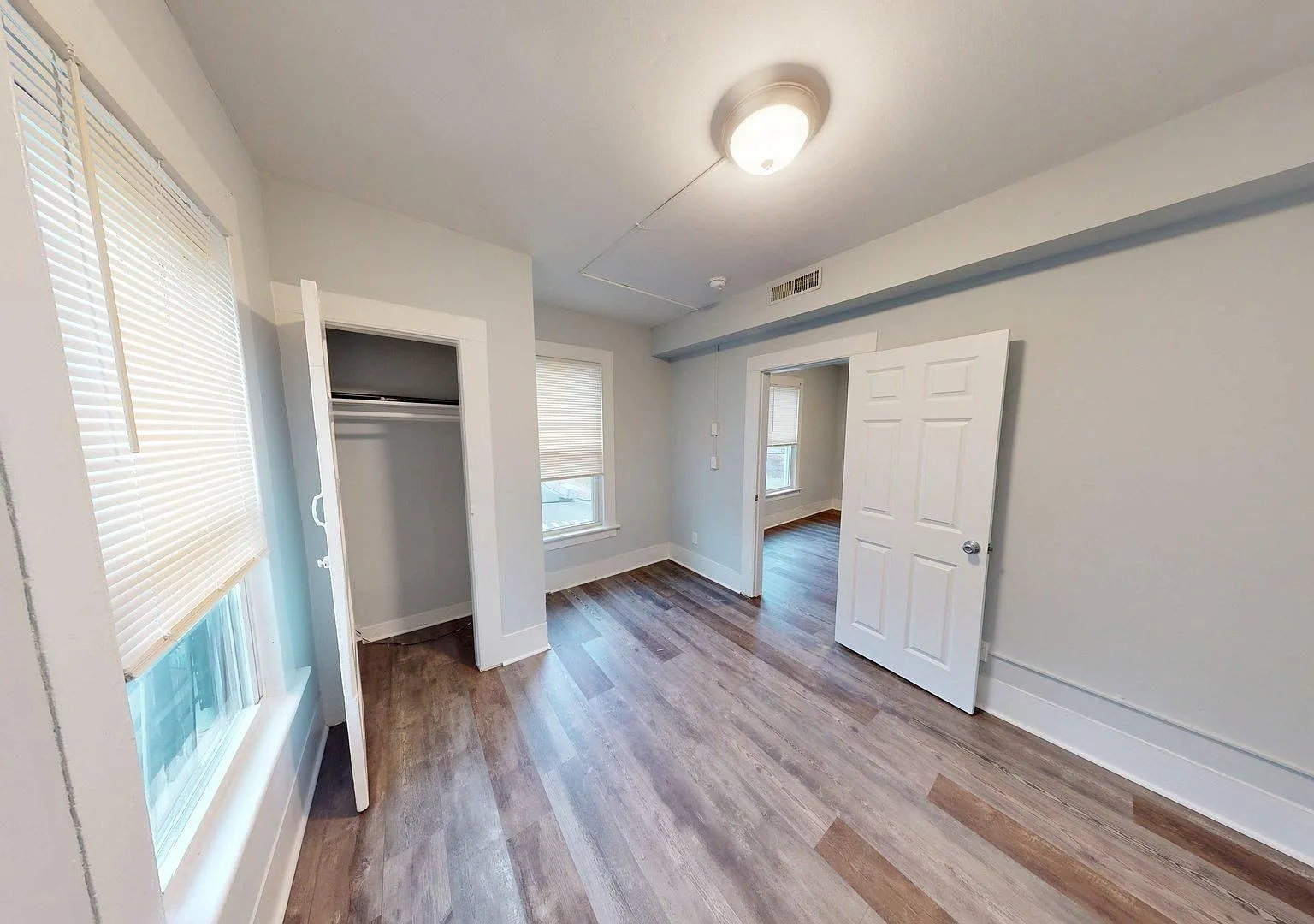 SB Howe Ave Apartment — Photo 4