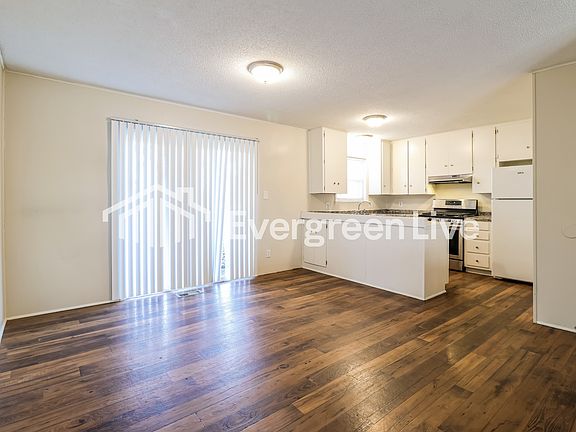 5th image of 5024 Lynn Ln