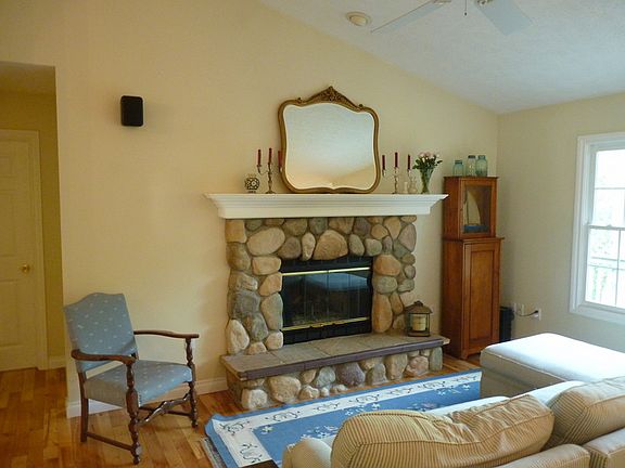 5th image of 2132 E Timberlane Dr