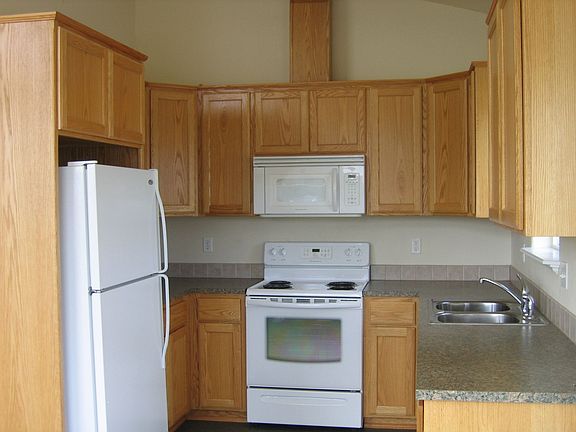 3rd image of 2636 Granville St