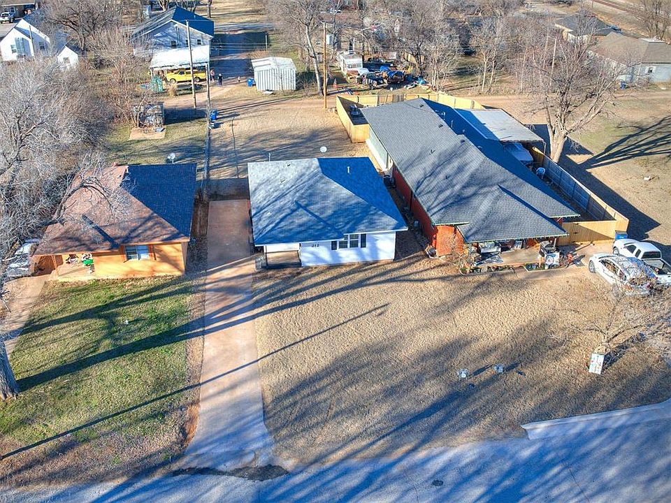 1st image of 212 E Oklahoma Ave