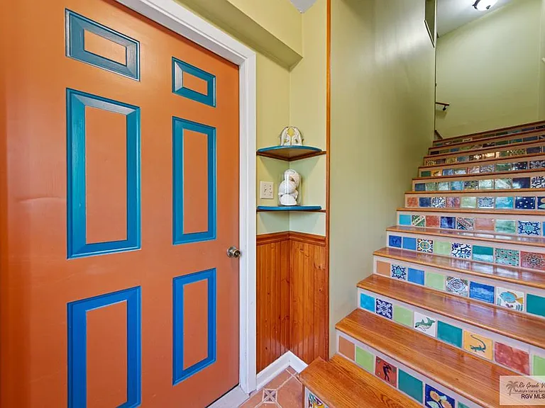 114 E Dolphin St #A — Photo 28