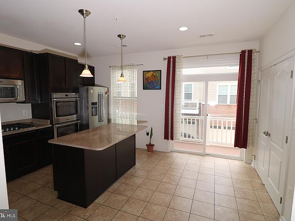 5th image of 9545 Weshurst Ln