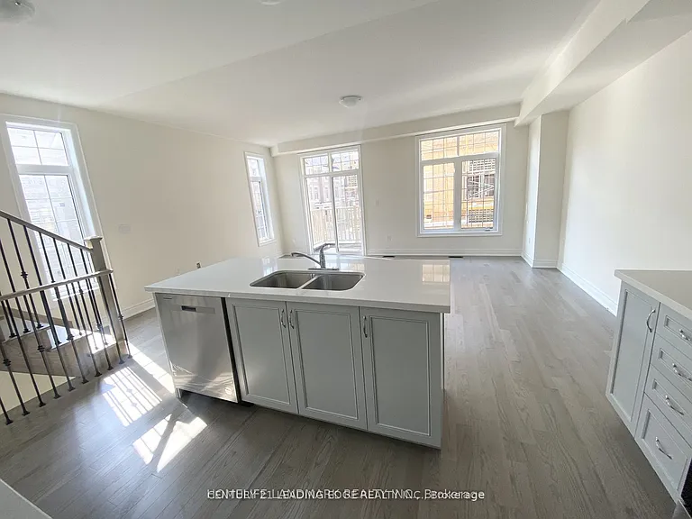 2 Phillipsen Way — Photo 3