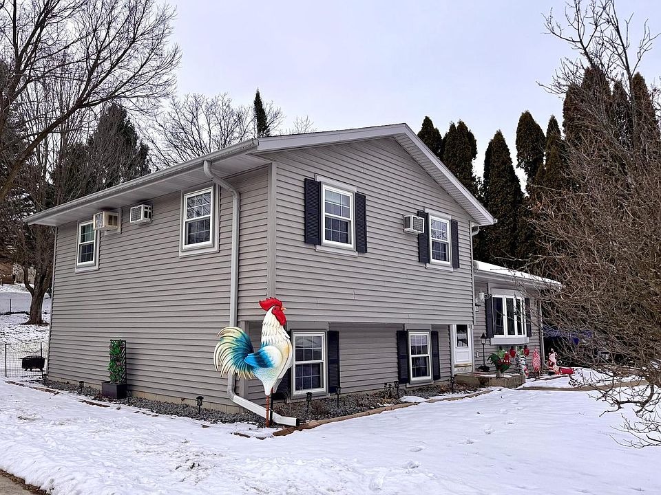 1st image of 906 Villa Park DRIVE