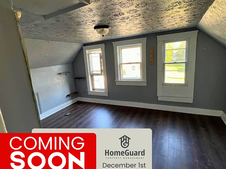 12714 Farringdon Ave — Photo 4