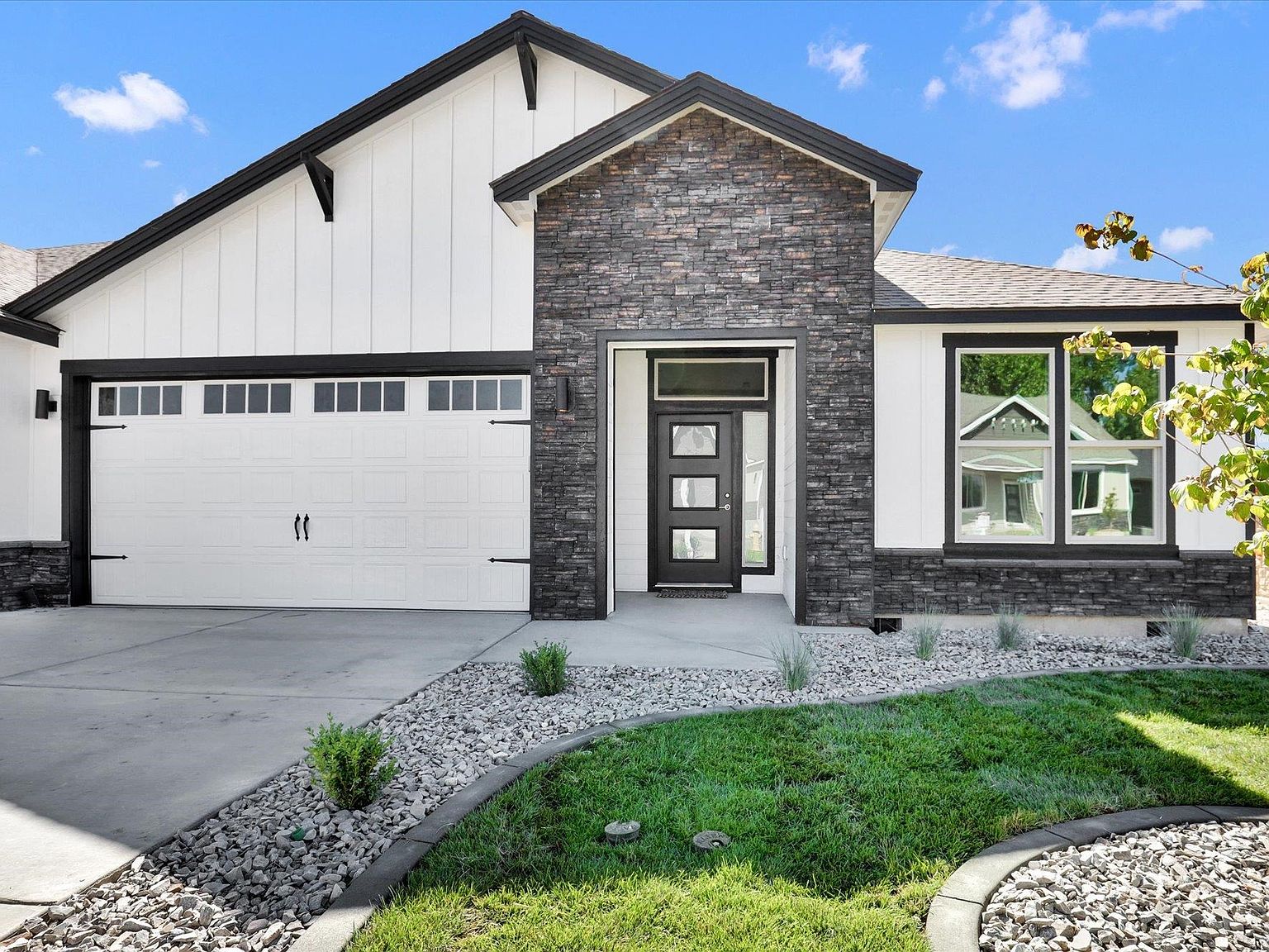 1109 N Country Club Dr APT 30