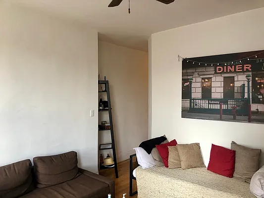 Rented by LJ Sloane Management | media 33