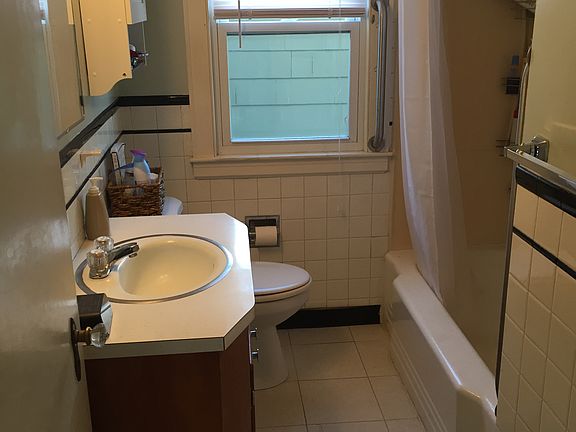 1st floor bathroom 