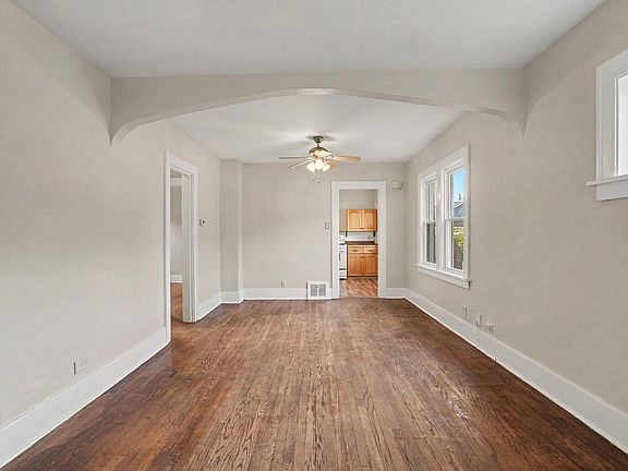 4th image of 422 N State St