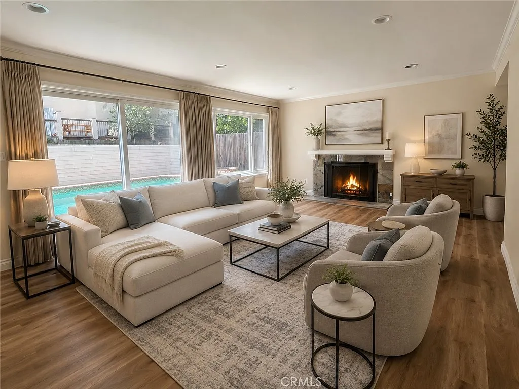4 bed, 2344 sqft, $6,950 — Photo 4
