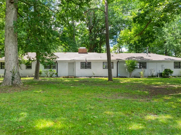 1003 Pickett Dr, Tullahoma, TN 37388