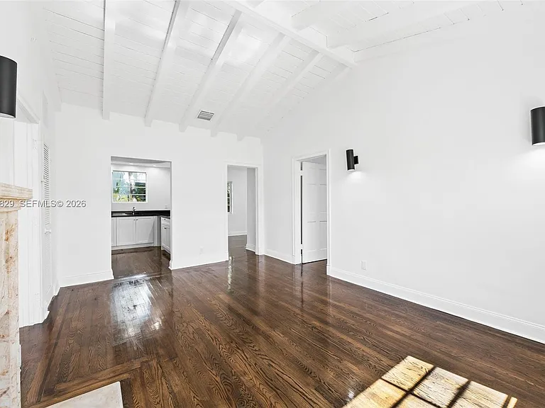 1545 Meridian Ave — Photo 7