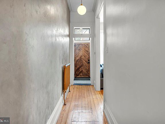 4th image of 1342 Marlborough St