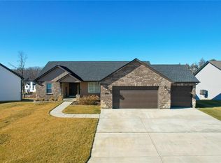 219 Auburn Ridge Dr, Troy, MO 63379