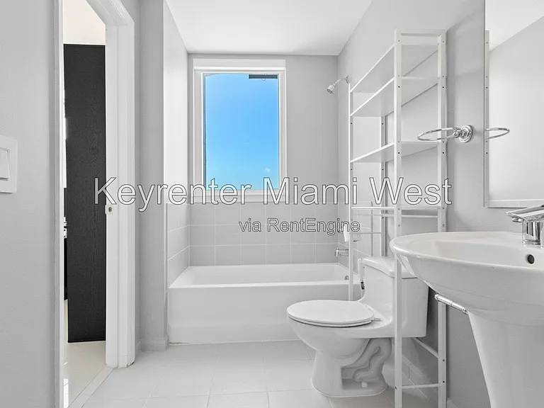 60 SW 13th St #3800 — Photo 20