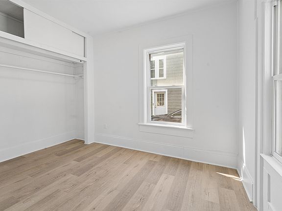 4th image of 840 Jackson St