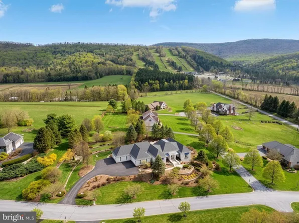 220 Mount Pleasant Dr, Boalsburg, PA 16827