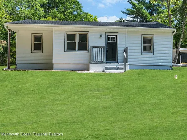 53 Magnolia Dr, Jackson, NJ 08527