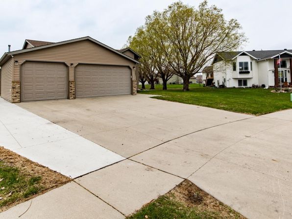 3501 Lincoln St S, Fargo, ND 58104