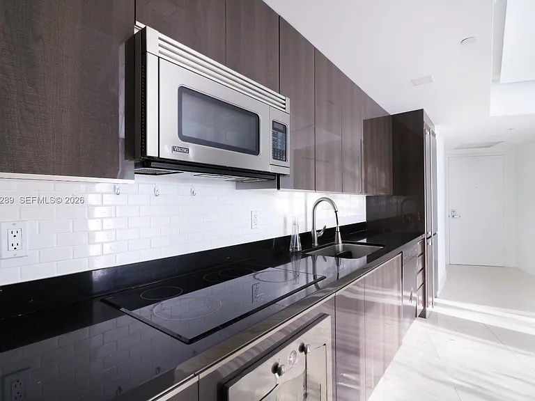 92 SW 3rd St #2706 — Photo 9