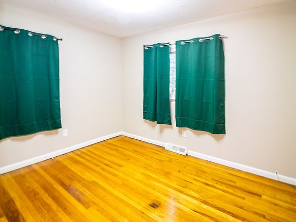 4th image of 305 SW State St