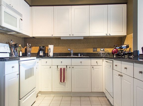 3rd image of 512 N McClurg Ct APT 2809