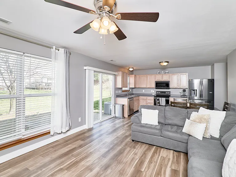 206 Waterside Crossing Ct — Photo 5
