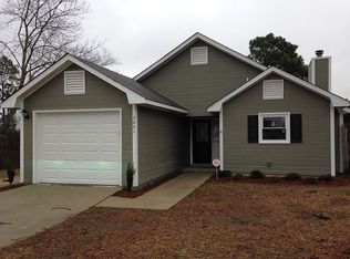 5641 Parkton Rd, Hope Mills, NC 28348