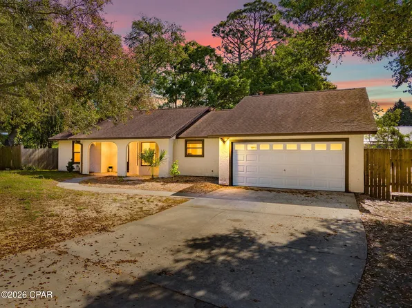 902 Laurel Oak Ln, Panama City Beach, FL 32408