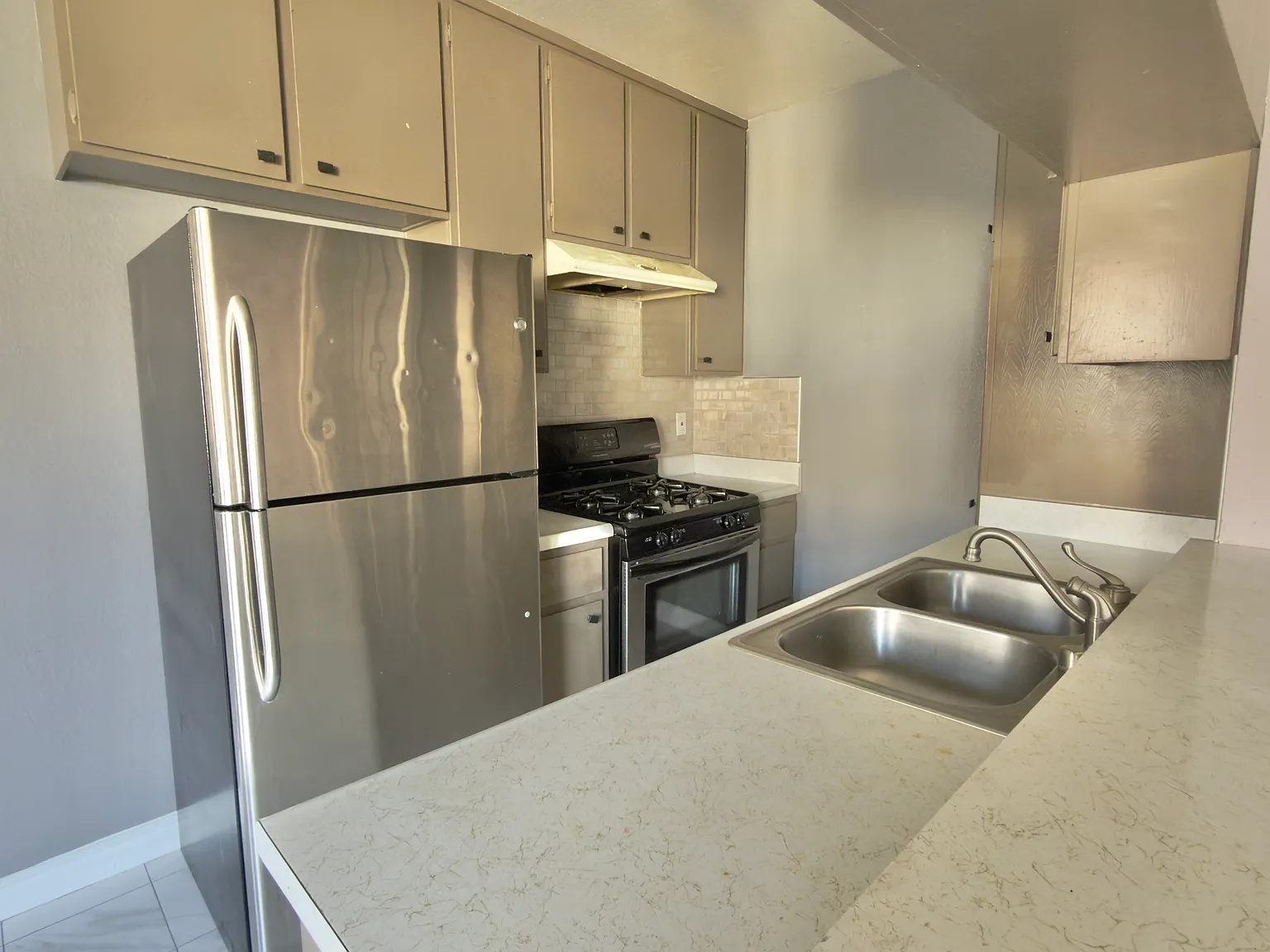 1 bed, 800 sqft, $1,999 — Photo 4