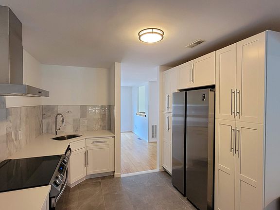 SS appliances & double pantry