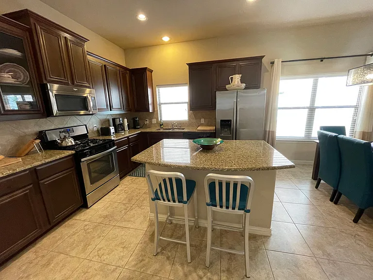 2625 Frances Ln — Photo 6