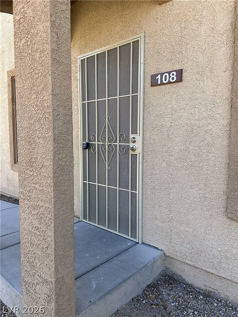 3 bed, 2.0 bath, 1027 sqft, $1,795 — Photo 4