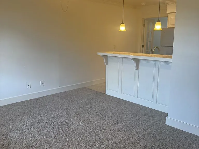 711 W Douglas St — Photo 3
