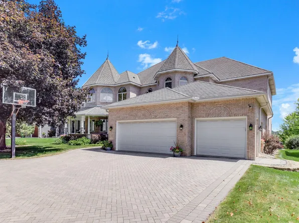8148 Ithaca Ln N, Maple Grove, MN 55311