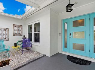 538 Magellan Dr, Sarasota, FL 34243