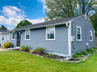 3 Holly Ln, Hampton, NH 03842