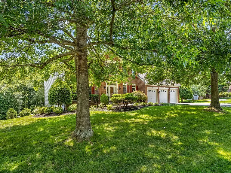 26 Kirby Ln — Photo 4
