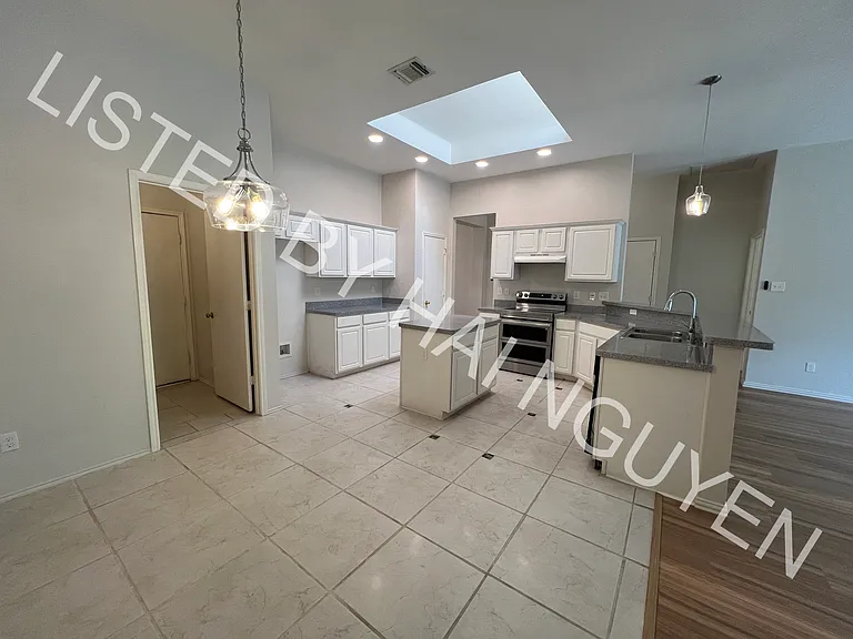 1602 Crestmeadow Ln — Photo 10