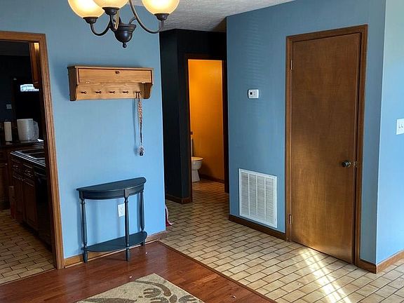 4th image of 1230 McFarland St APT 14
