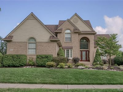 45727 Bristol Cir, Novi, MI, 48377